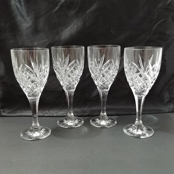 Set of Four Beautiful Crystal Wine Goblets - Picture 8 of 12
